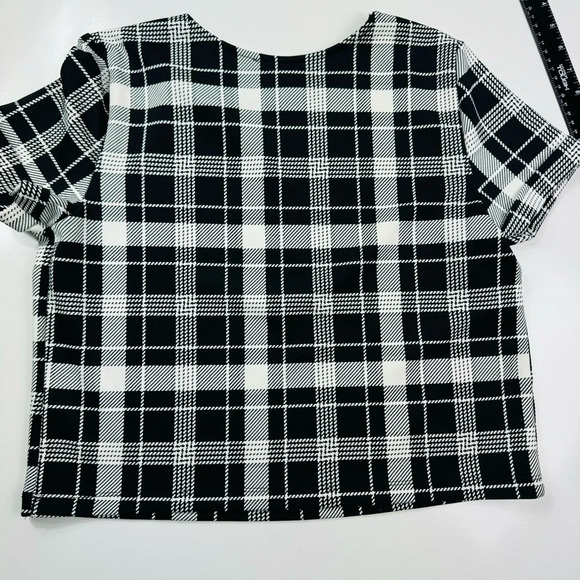 Forever 21 Black And White Crop Top Size Large - Picture 8 of 8